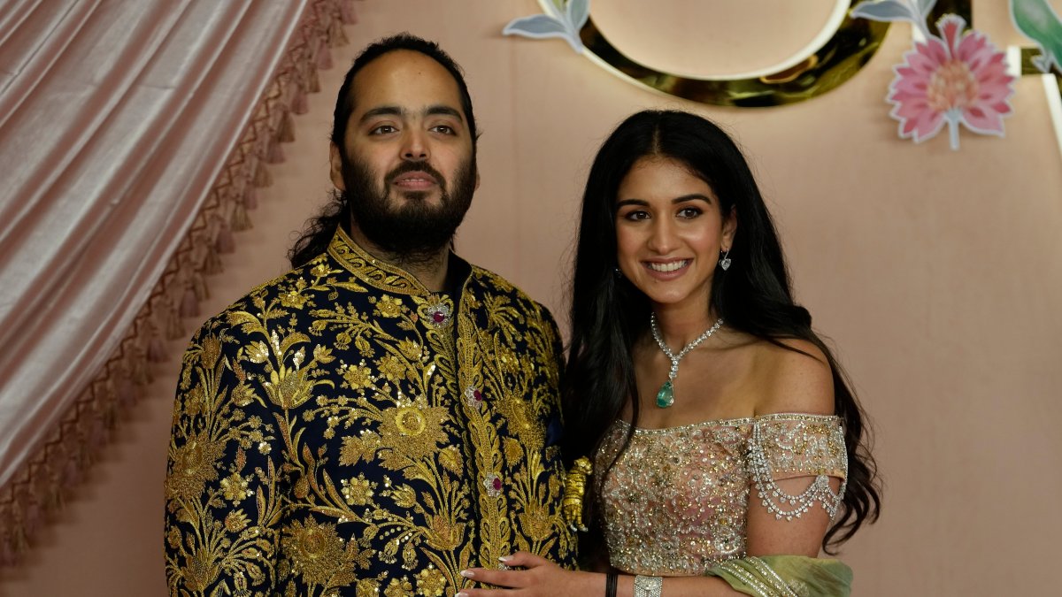 Son Of Asia s Richest Man Marries Longtime Girlfriend NBC Bay Area nunta-secolului-a-nceput-la-mumbai-kim-kardashian-i-fostul-premier