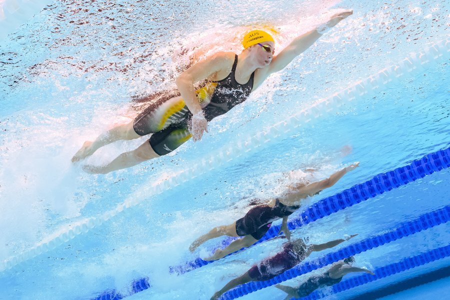 An underwater view shows Australia's Mollie O'Callaghan (left)