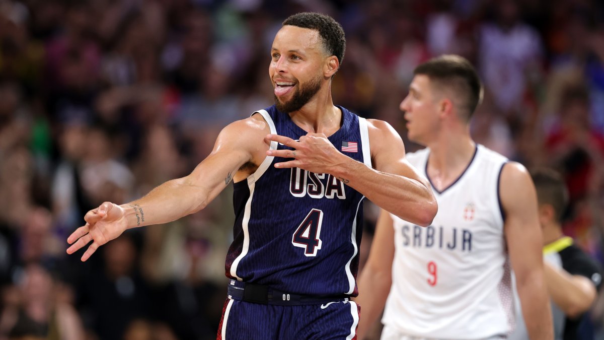 Steph Curry drops 11 points in first Olympic win in Paris