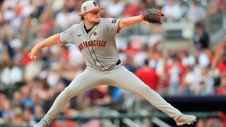 ATLANTA, GA – JULY 04: San Francisco Giants starting pitcher Logan Webb (62) pitches during the Thursday evening MLB game between the Atlanta Braves and the San Francisco Giants on July 4, 2024 at Truist Park in Atlanta, Georgia. (Photo by David J. Griffin/Icon Sportswire via Getty Images)