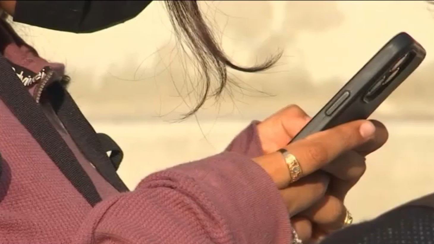 Newsom Urges School Districts To Restrict Student Cellphone Use – NBC ...