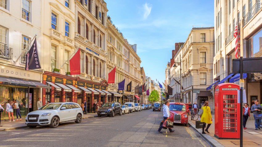 Street scene in Old Bond Street, Mayfair, London, United Kingdom.