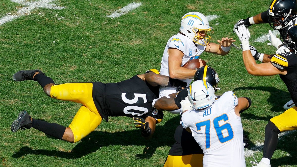 Chargers’ Justin Herbert exits early after aggravating ankle injury