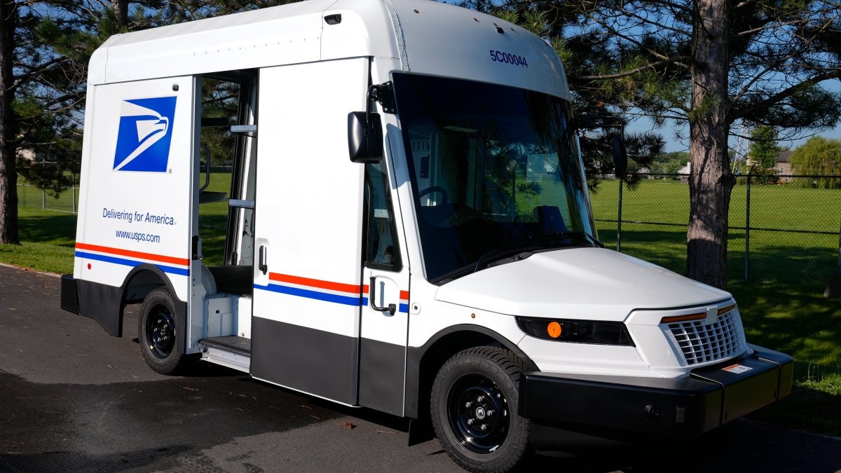 USPS’ long-awaited new mail truck makes its debut – NBC Bay Area