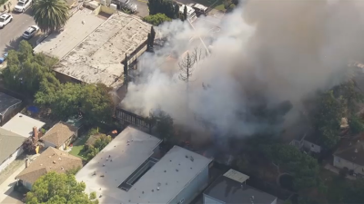 Watch: Firefighters battle blaze in Redwood City