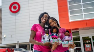 Zoe and Evana Oli, the co-founders and mother-daughter duo behind Beautiful Curly Me.