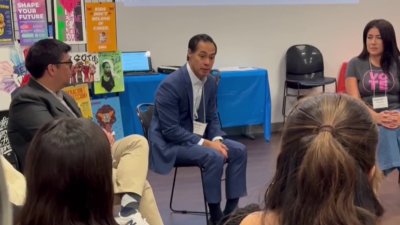 Former HUD Secretary hosts roundtable to mobilize Latino voters