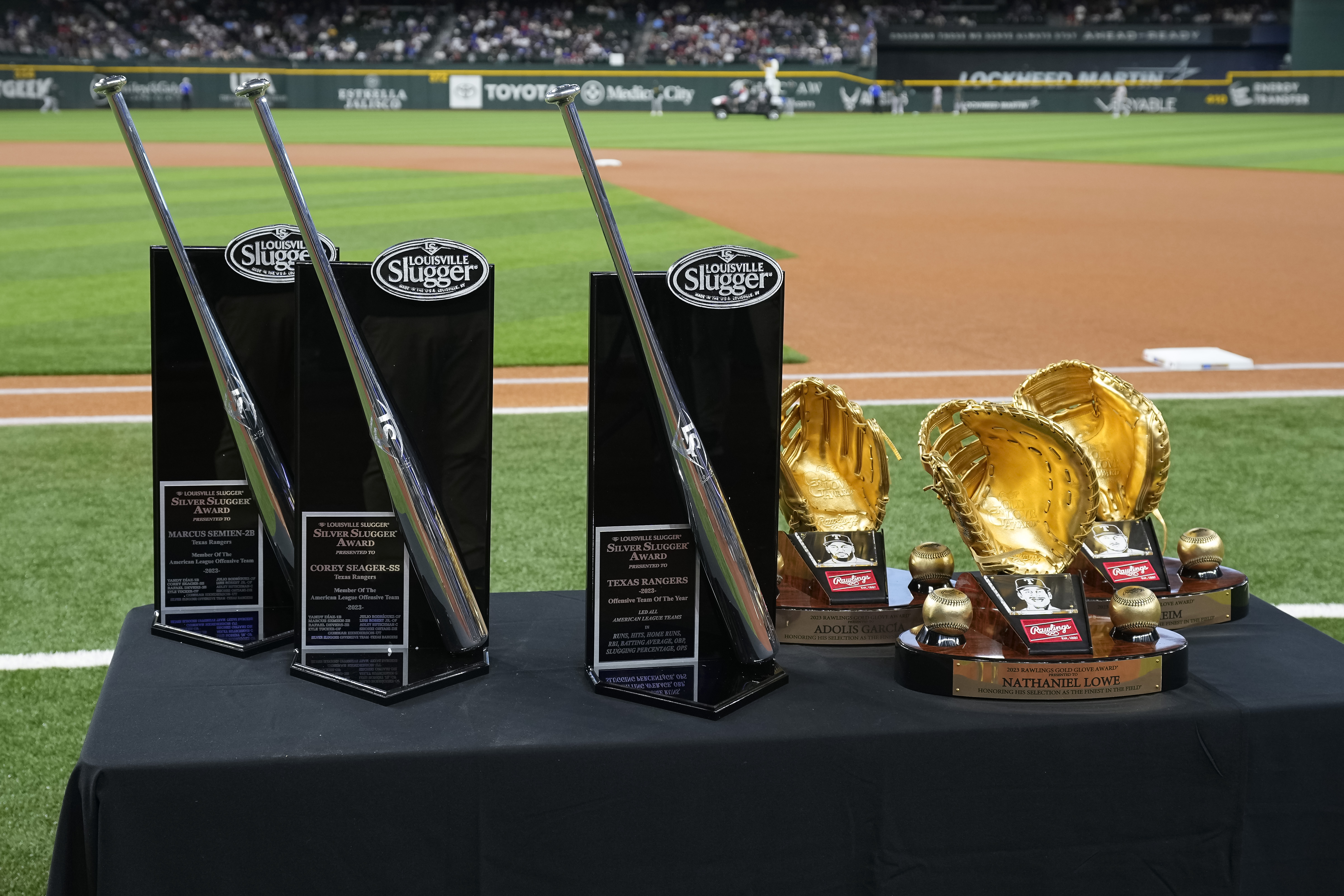 Full list of 2024 Gold Glove Award finalists NBC Bay Area