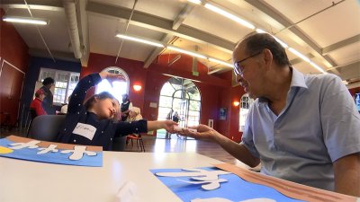 ‘It's magic': South Bay dual day care brings children, adults with dementia together