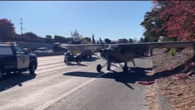 Small plane lands on Highway 85 in South Bay