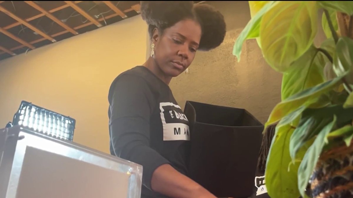 Black business owners hope to draw consumers to Oakland’s Blackout Market