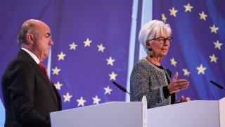 Luis de Guindos, vice president of the European Central Bank (ECB), left, and Christine Lagarde, president of the European Central Bank (ECB), at a rates decision news conference in Frankfurt, Germany, on Thursday, Dec. 12, 2024. 