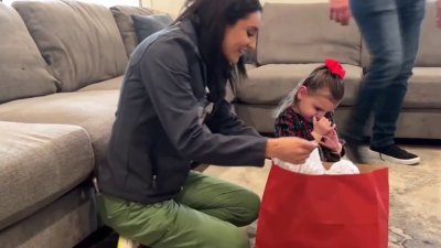 Nurses spread holiday cheer to Bay Area children with medical conditions