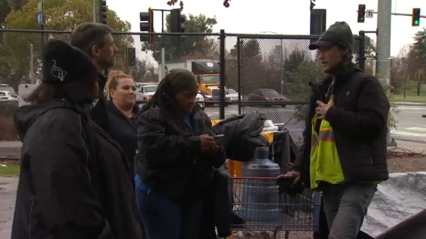 City staff does a manual count of homeless residents along Coyote Creek. (Dec. 17, 2024)