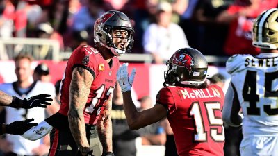 Mike Evans ties Jerry Rice for receiving yards record