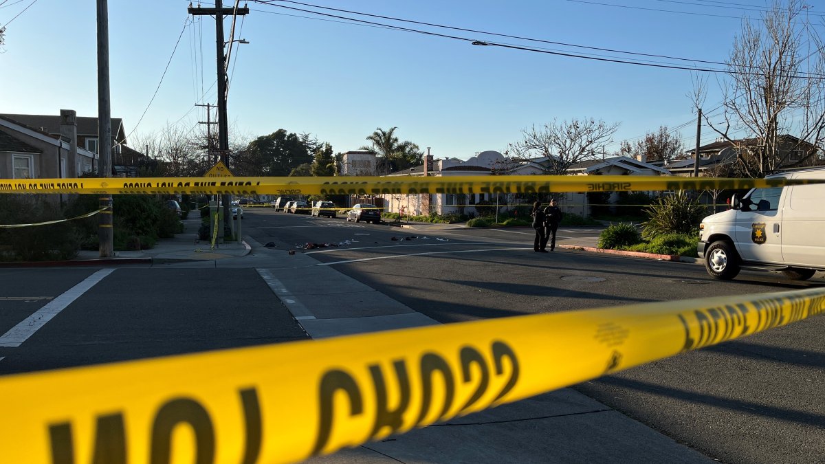 1 dead, 2 hurt in triple stabbing in Berkeley, police say – NBC Bay Area