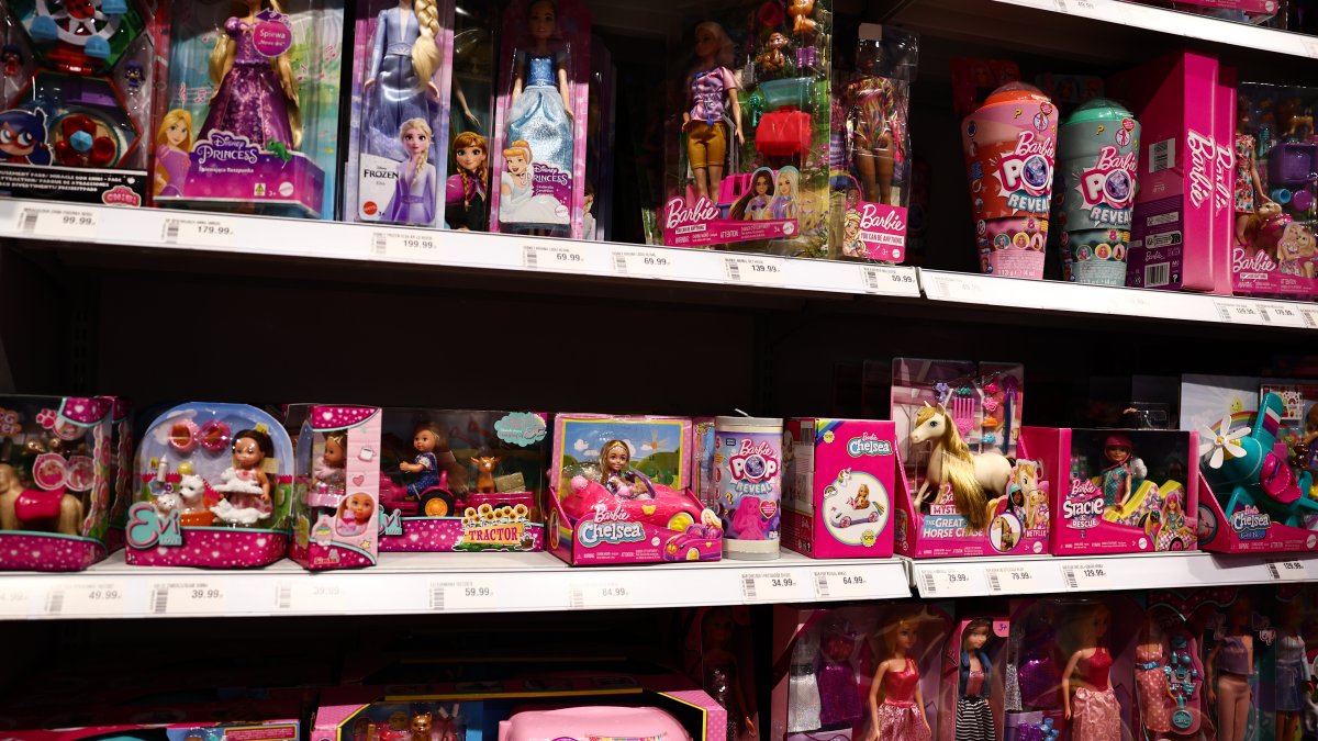 What to know about the AI action figures trend on social media – NBC ...