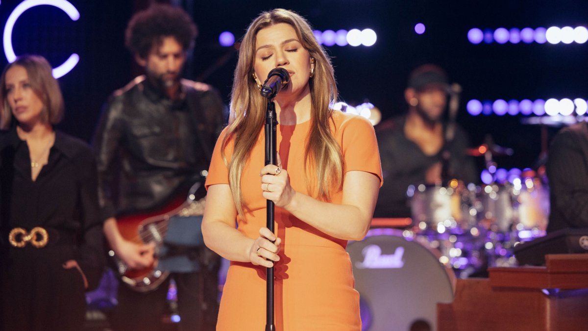Singer kelly clarkson announces las vegas residency for 2025 nbc bay area