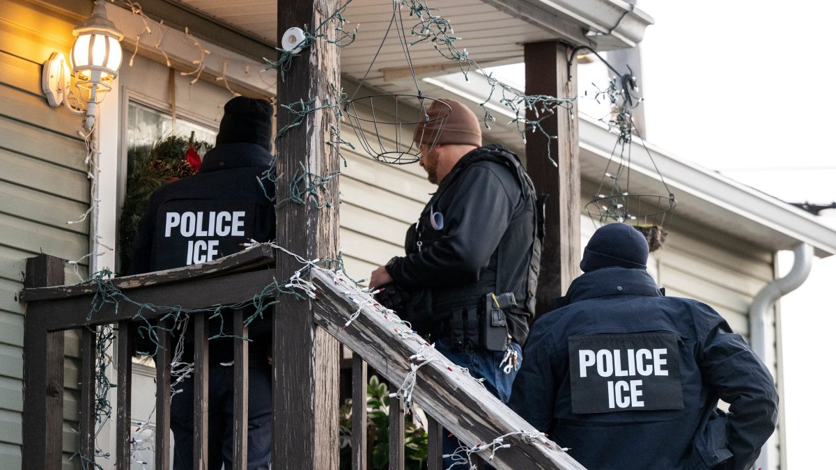 Immigrants often don't open the door to ICE, but that may no longer stop officers