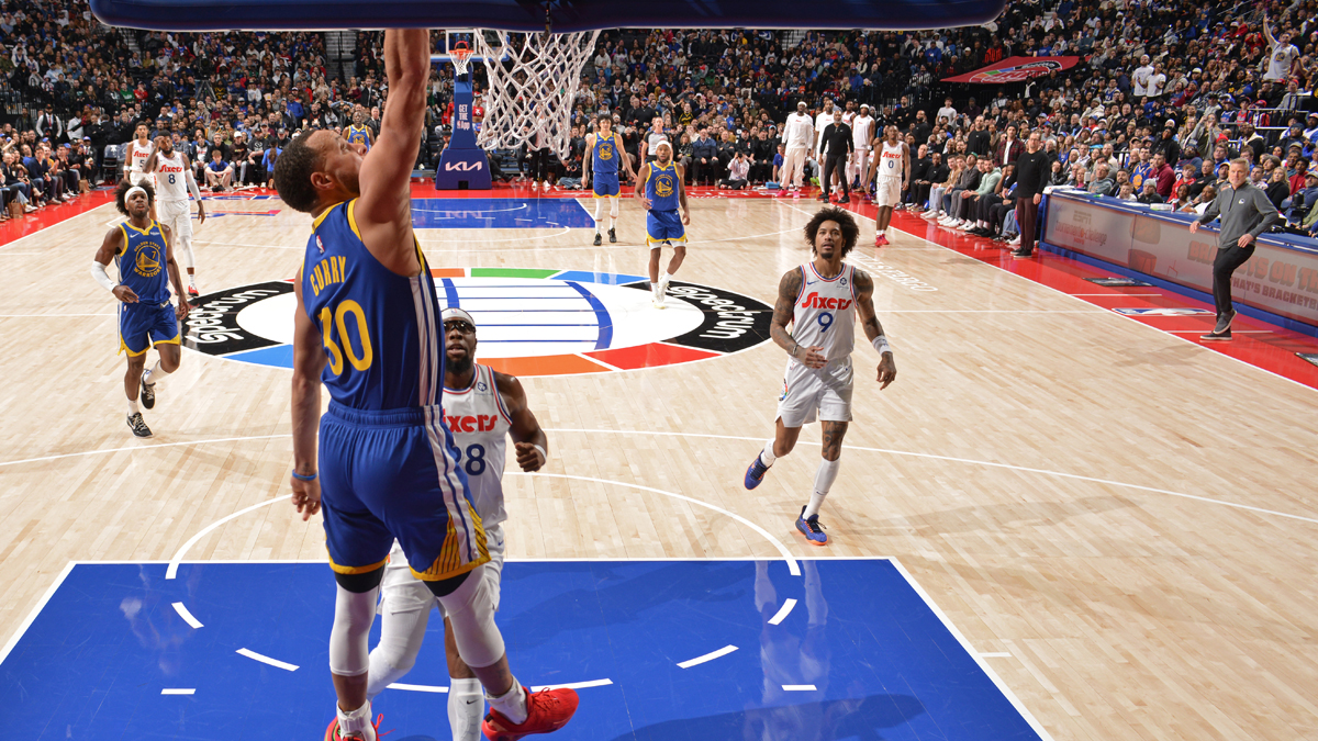 Steph Curry Warriors dunk vs. 76ers draws perfect Steve Kerr reaction
