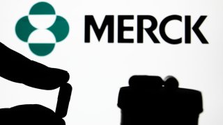 [CNBC] Merck lowers profit outlook, partly due to $200 million expected tariff hit