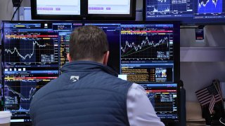 NEW YORK, NEW YORK – APRIL 10: Traders work on the floor of the New York Stock Exchange during morning trading on April 10, 2025 in New York City. Stocks dropped at the opening a day after a record closing day after U.S. President Donald Trump’s announcement of a 90-day pause for his reciprocal tariffs. With plans to impose a blanket levy of 10% except for on China whose tariffs of 104% on Chinese imports into the U.S. took effect. (Photo by Michael M. Santiago/Getty Images)