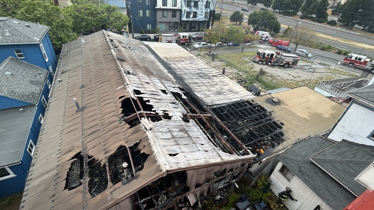 Crews battle fire at downtown Oakland warehouse – NBC Bay Area