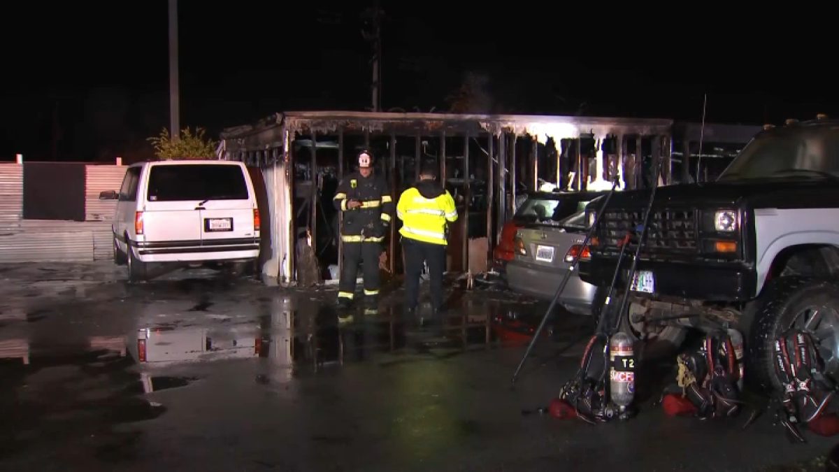 Fire destroys building, cars at Peninsula automotive business