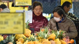 Citizens are shopping at a supermarket in Nanjing, East China’s Jiangsu province, on March 9, 2024.