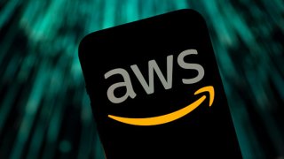 [CNBC] Amazon falls short on cloud revenue for third straight quarter