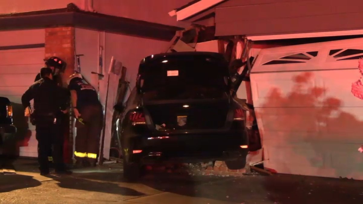 Driver flees after crashing car into San Jose home – NBC Bay Area