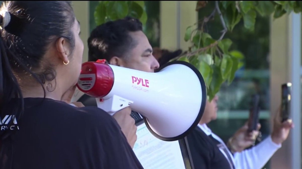 Family, friends demand justice for Oakland teen killed in robbery ...