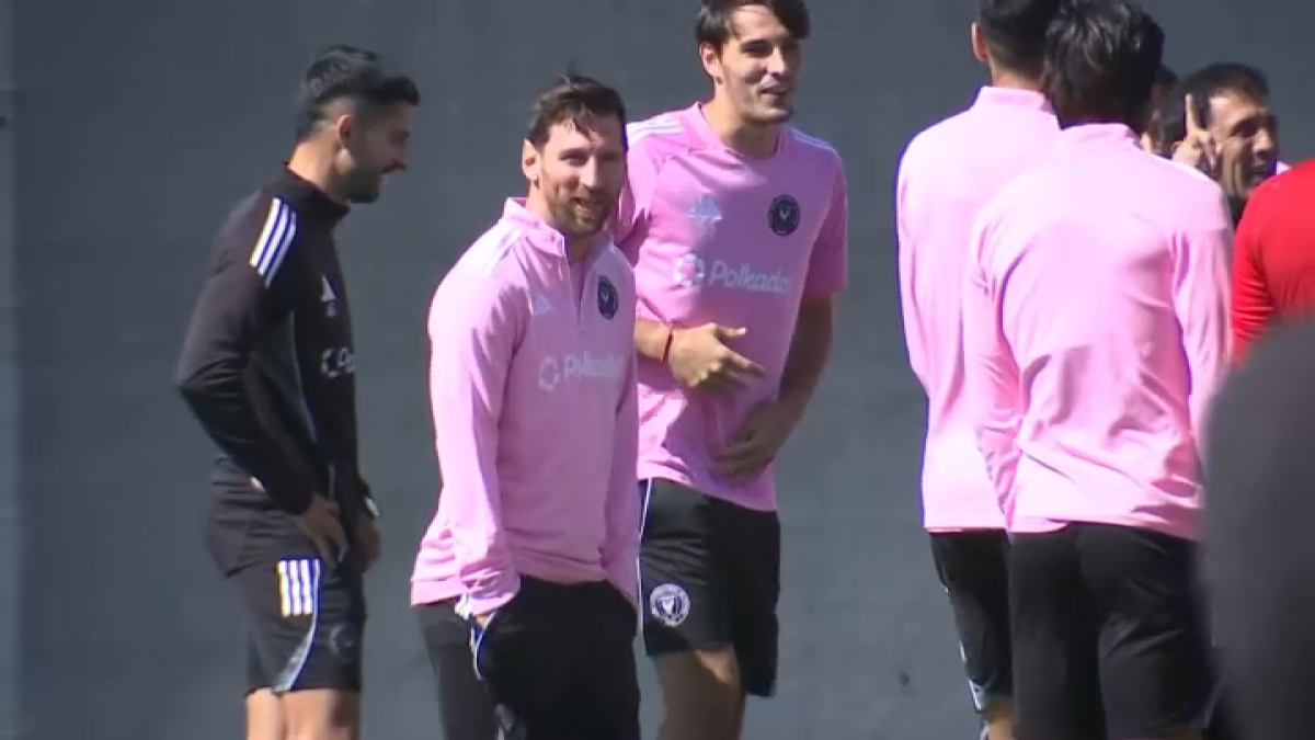 Bay Area soccer fans gather to watch Lionel Messi before match against Earthquakes