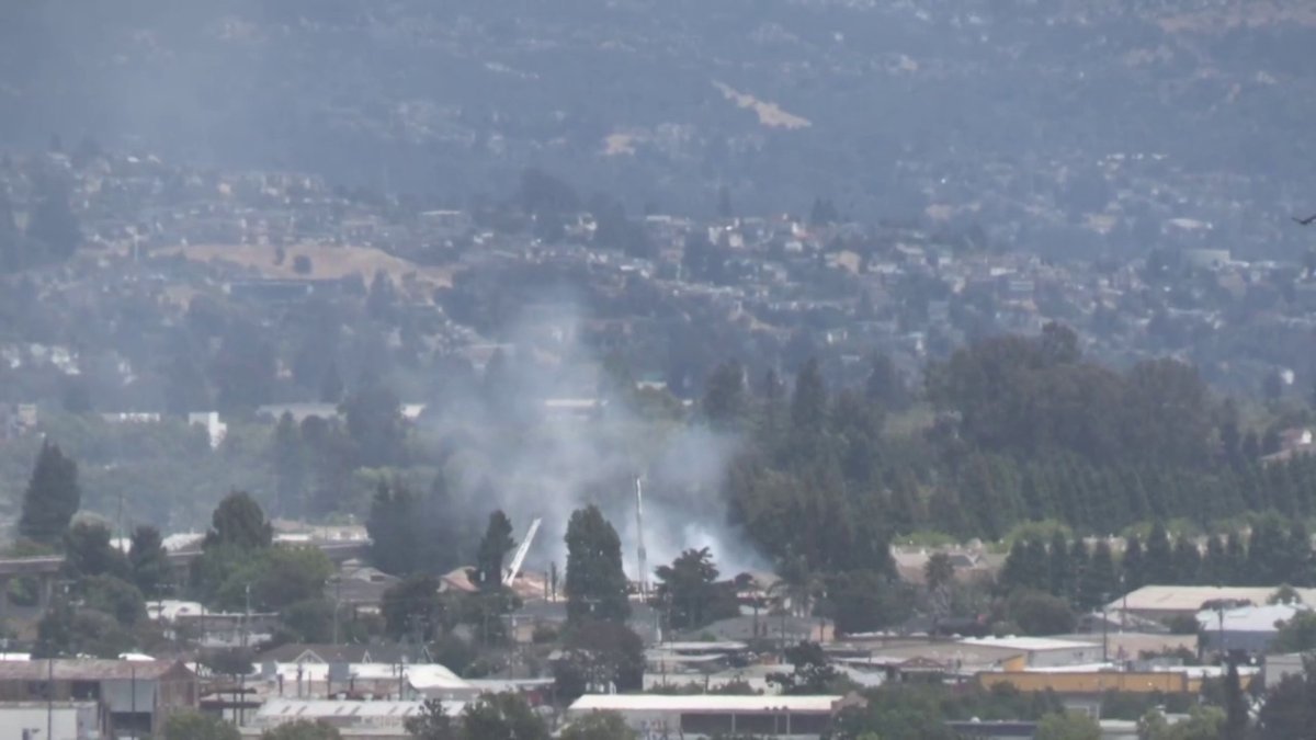 Watch: Crews battle warehouse fire in Oakland – NBC Bay Area