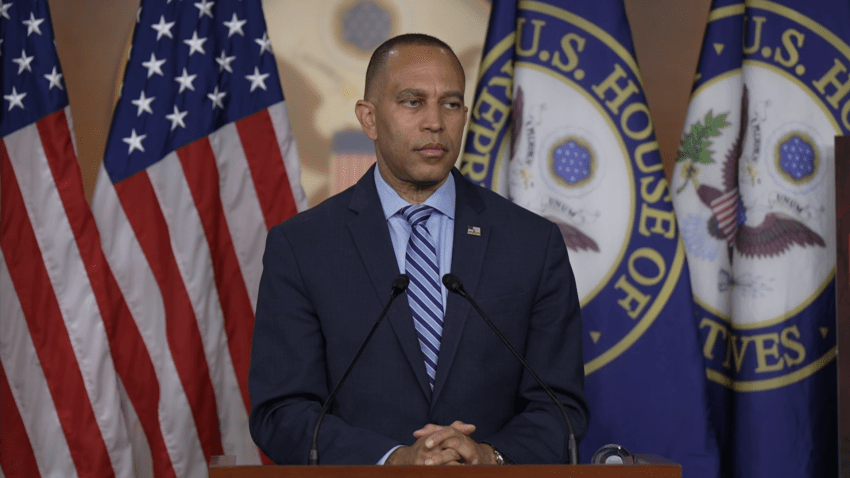 Rep. Hakeem Jeffries holds press briefing
