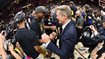 CLEVELAND, OH – JUNE 8: Head Coach Steve Kerr and Kevon Looney #5 of the Golden State Warriors celebrate after Game Four of the 2018 NBA Finals against the Cleveland Cavaliers on June 8, 2018 at Quicken Loans Arena in Cleveland, Ohio. NOTE TO USER: User expressly acknowledges and agrees that, by downloading and or using this Photograph, user is consenting to the terms and conditions of the Getty Images License Agreement. Mandatory Copyright Notice: Copyright 2018 NBAE (Photo by Andrew D. Bernstein/NBAE via Getty Images)