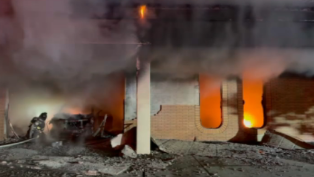 Suspect arrested after car crashes into San Jose post office, catches fire – NBC Bay Area