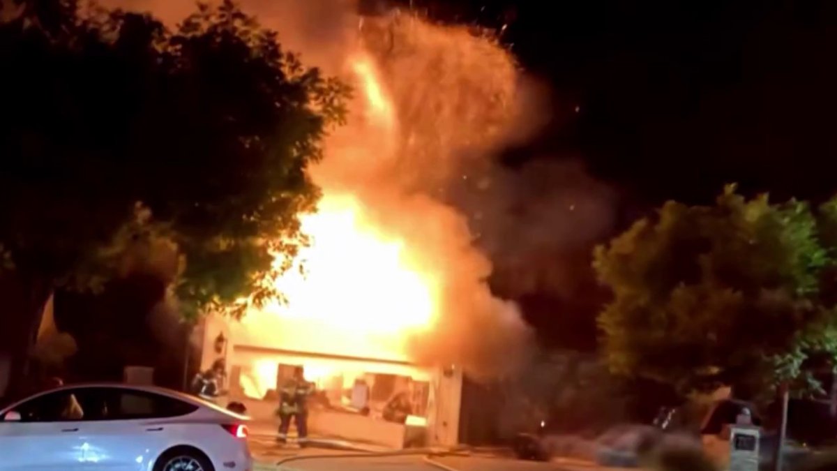 Firefighter hurt in Santa Rosa house fire – NBC Bay Area
