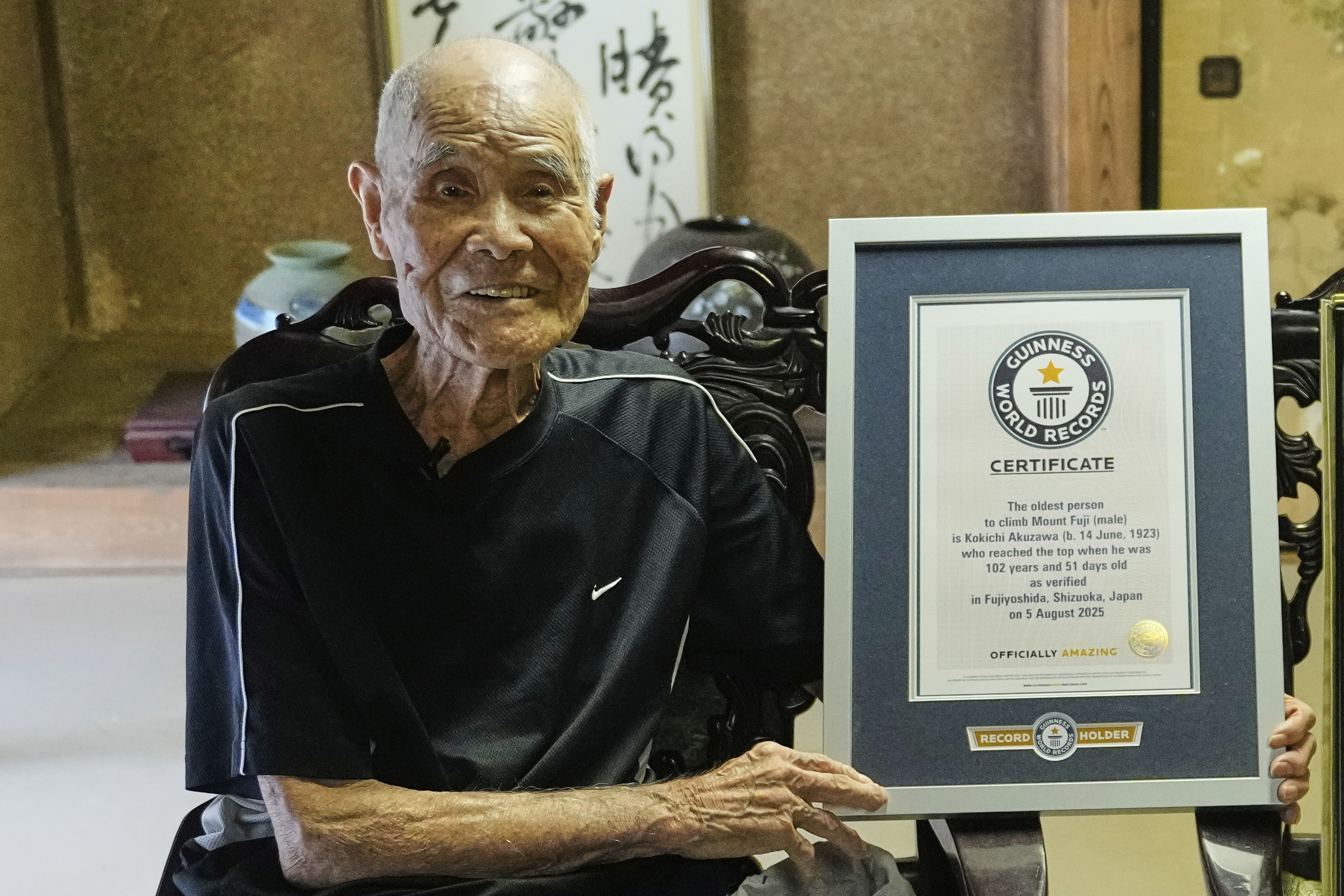 102-year-old becomes oldest person to summit Mount Fuji