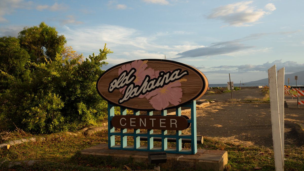 Maui officials sound emergency sirens and evacuate residents as wildfire threatens north shore town