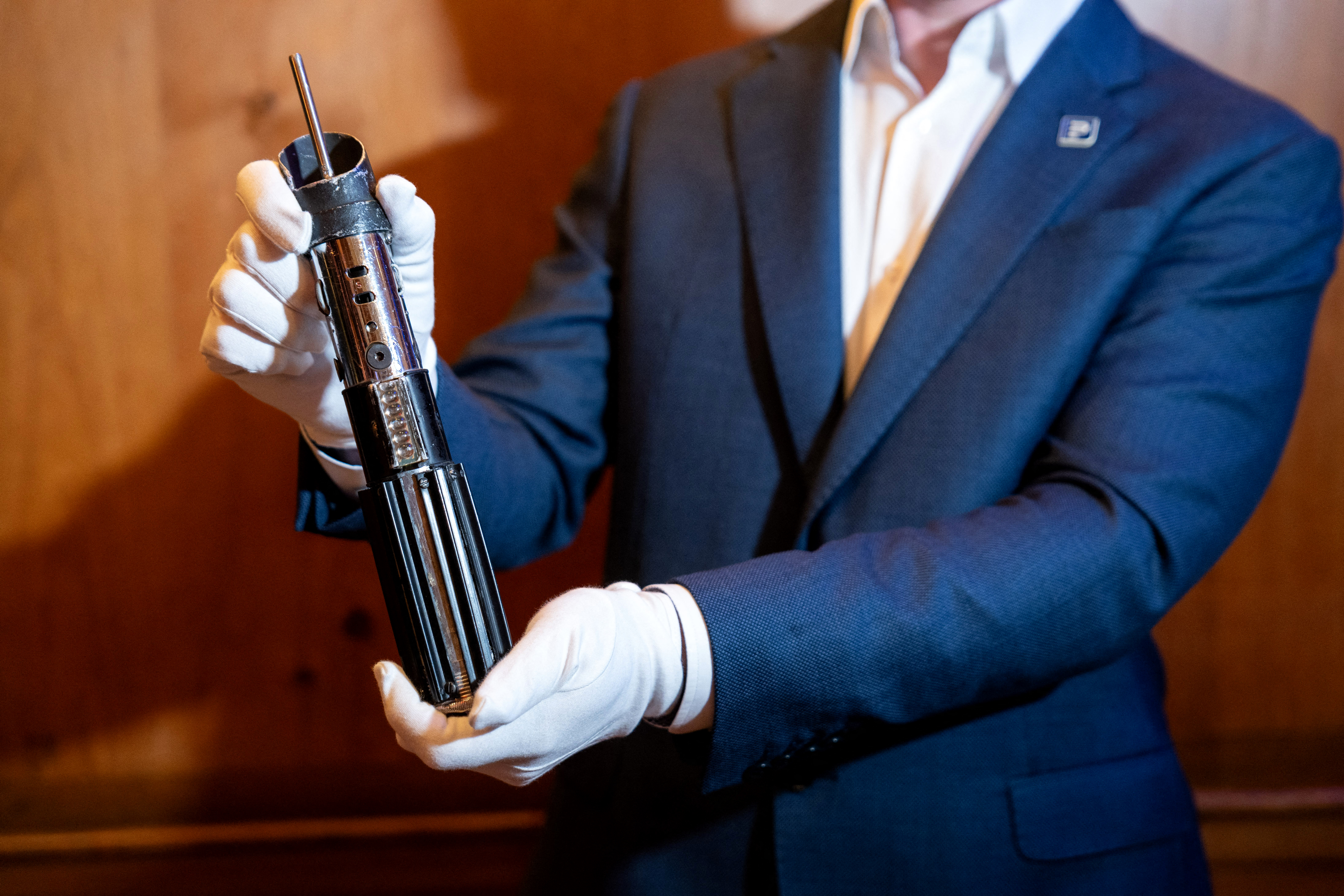 Darth Vader’s lightsaber sells for over 3.6 million at auction NBC