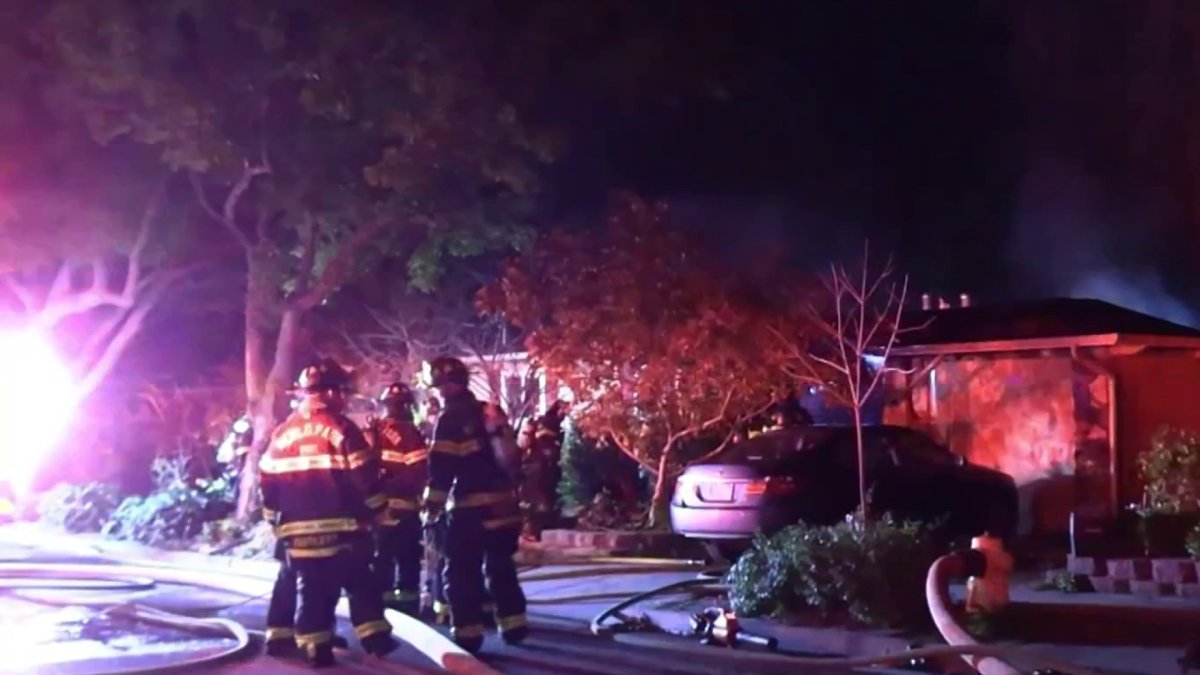 Group of siblings save a family from an overnight fire in Menlo Park