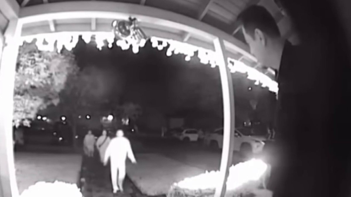 ‘Like an angel': SJ family opens home to shoppers running from Valley Fair shooting