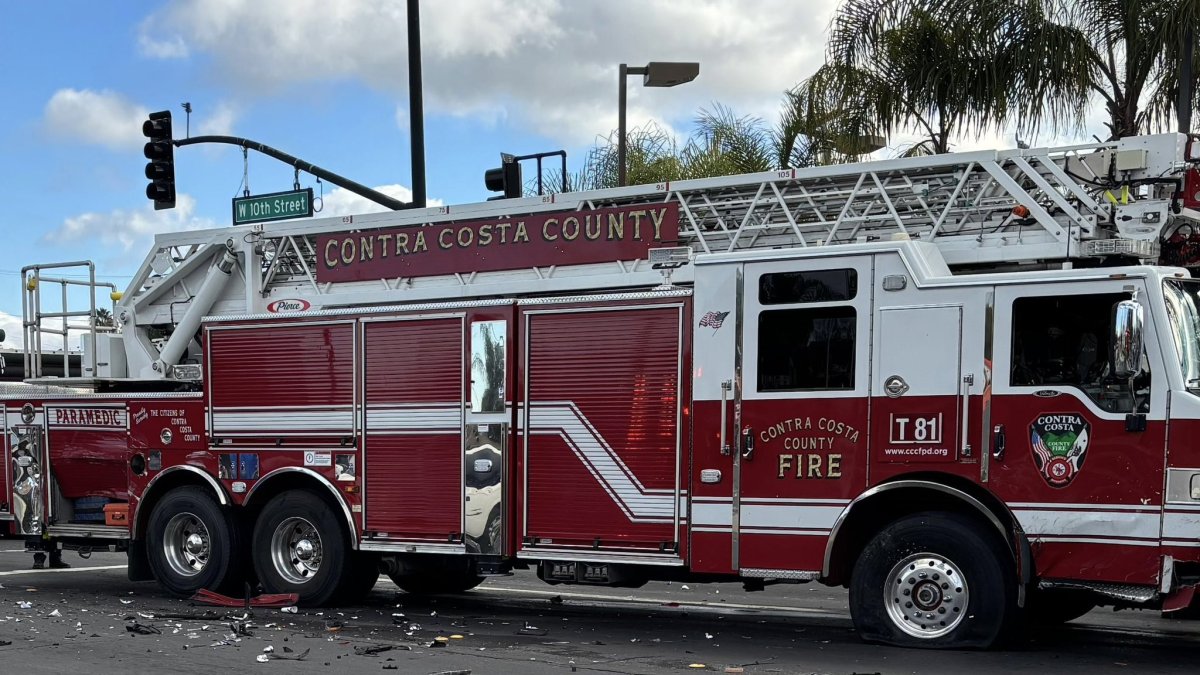 3 injured after crash involving fire truck in Contra Costa County