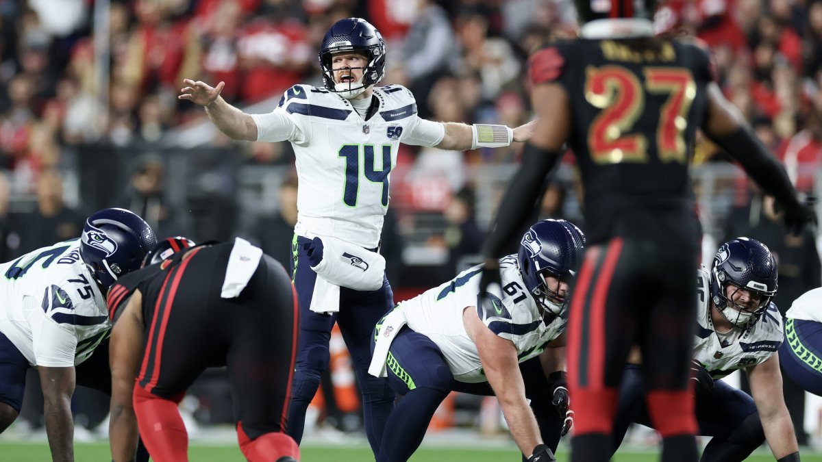 Seahawks secure No. 1 seed in NFC and division title with dominant 13-3 win over 49ers