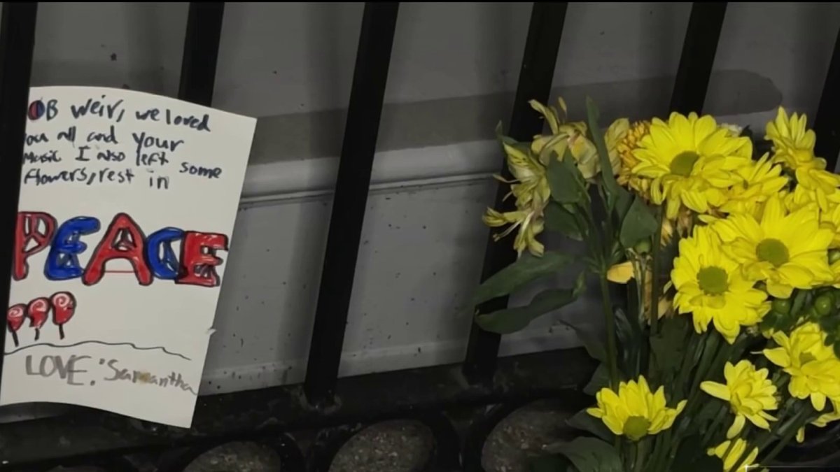 Grateful Dead fans in San Francisco honor Bob Weir