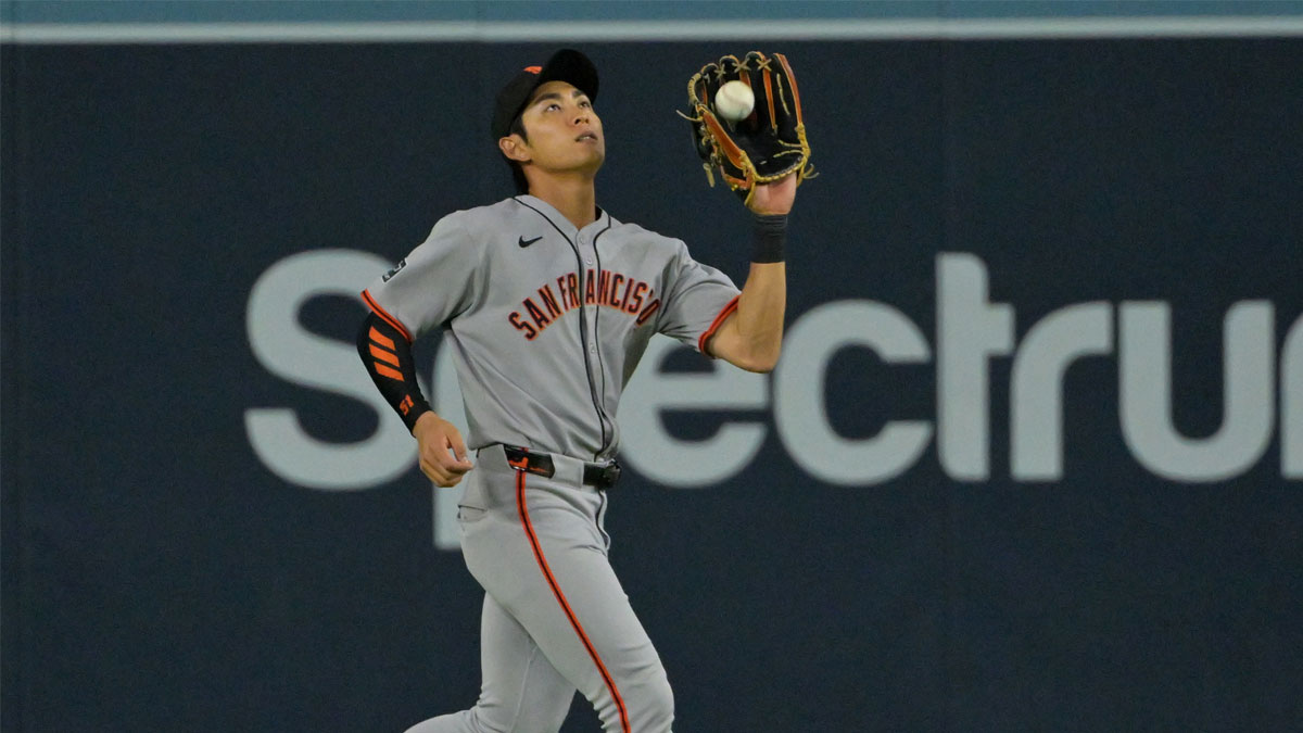 Giants confident Jung Hoo Lee's transition to right field will benefit him, team