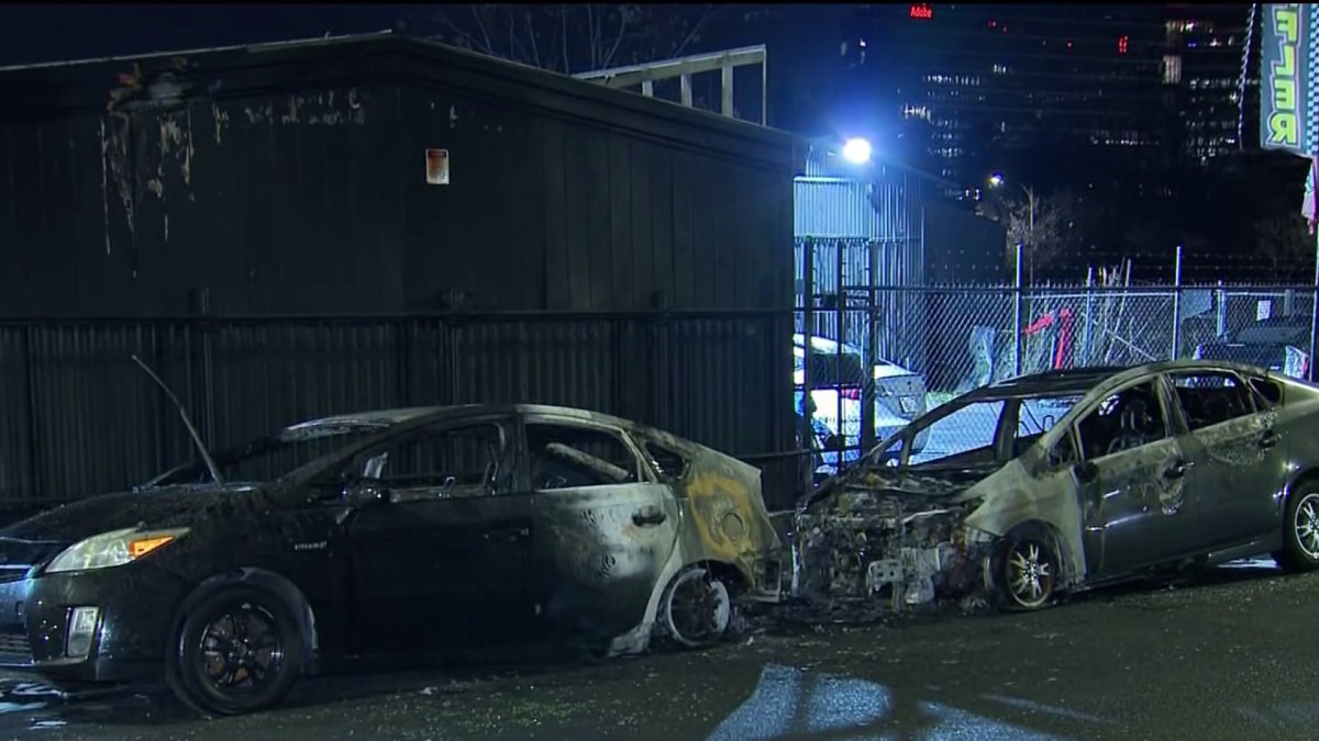 Crews put out fire involving multiple vehicles near downtown San Jose