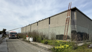 San Francisco firefighters contain fire at vacant building