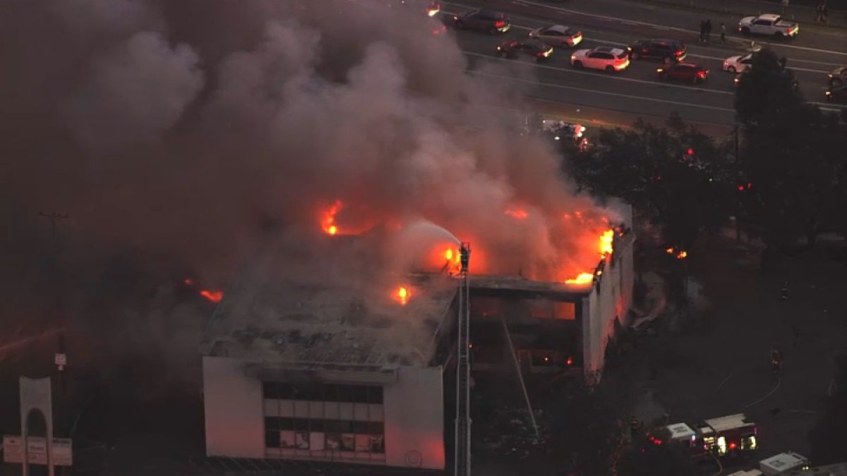 Fire breaks out at vacant building in West San Jose